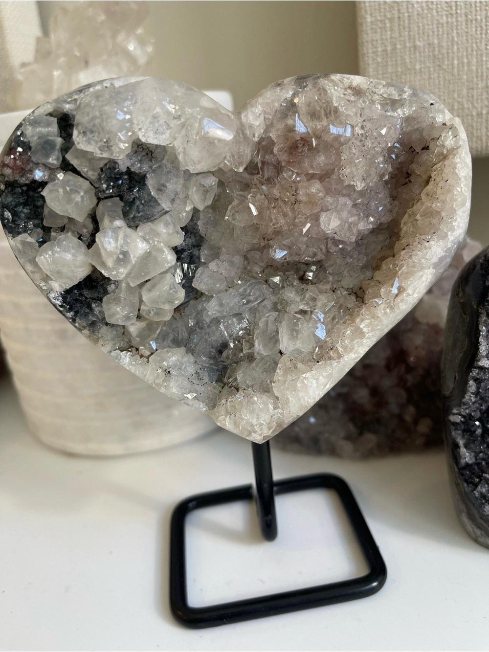 Natural amethyst heart on black stand - Picture 2 of 4